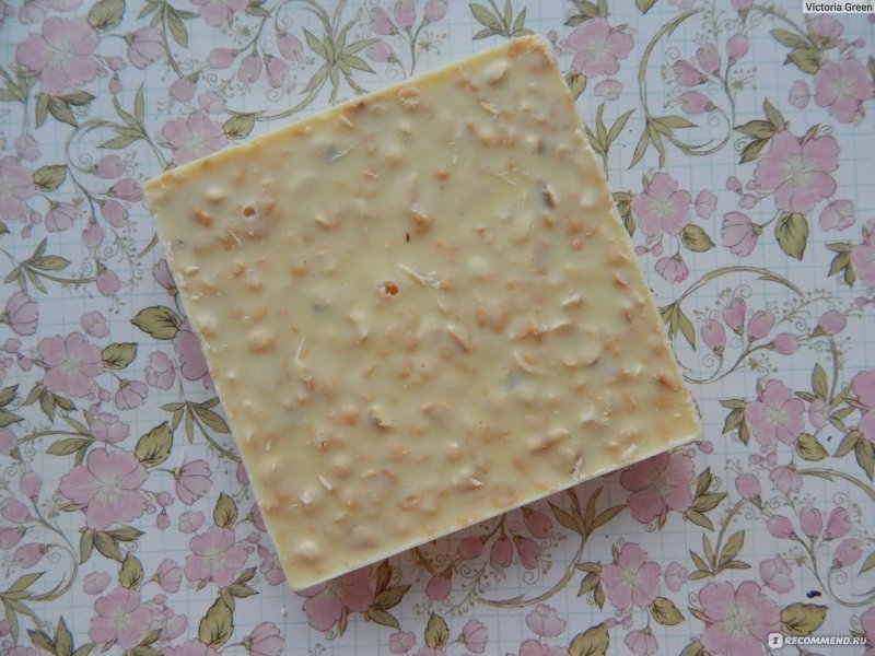 Белый шоколад с орехами