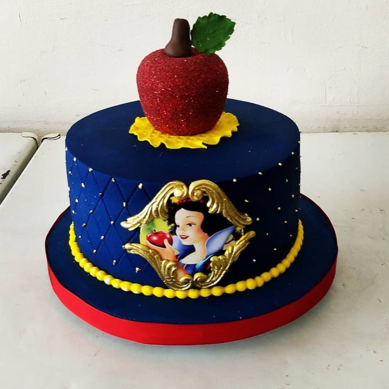 Торт с сухофруктами и орехами