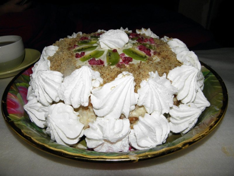 Торт красный замок