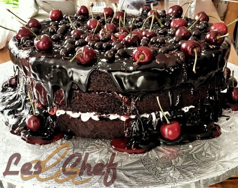 Черный торт для девушки