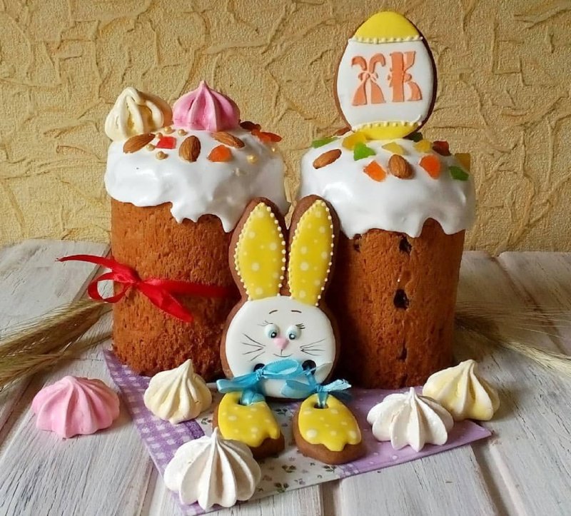 Украшение кулича безе