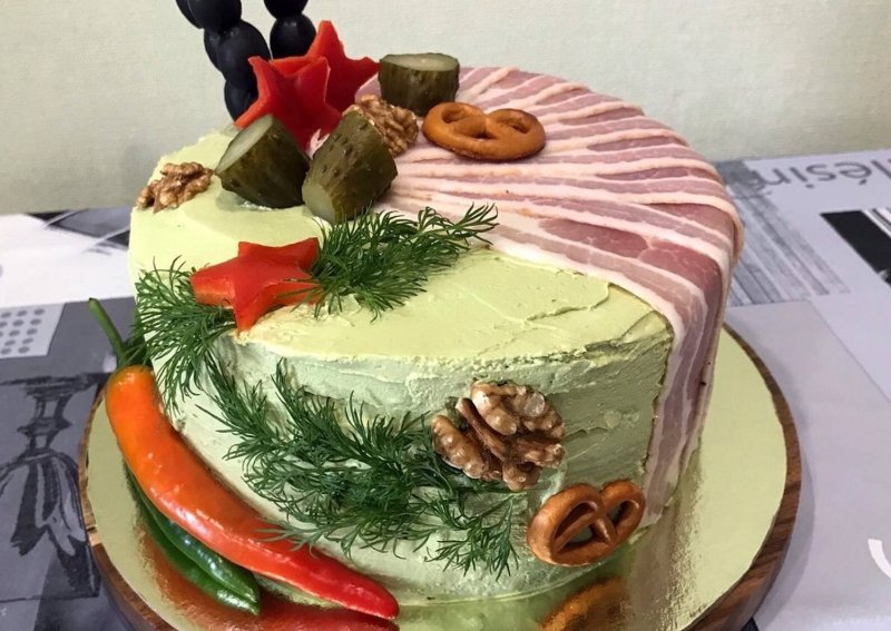 Закусочный торт для мужчины