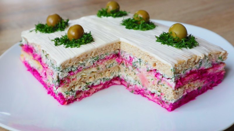 Мясной закусочный торт