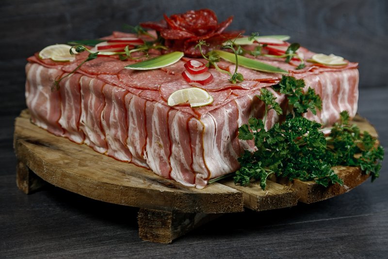 Торт из лосося сливочным сыром