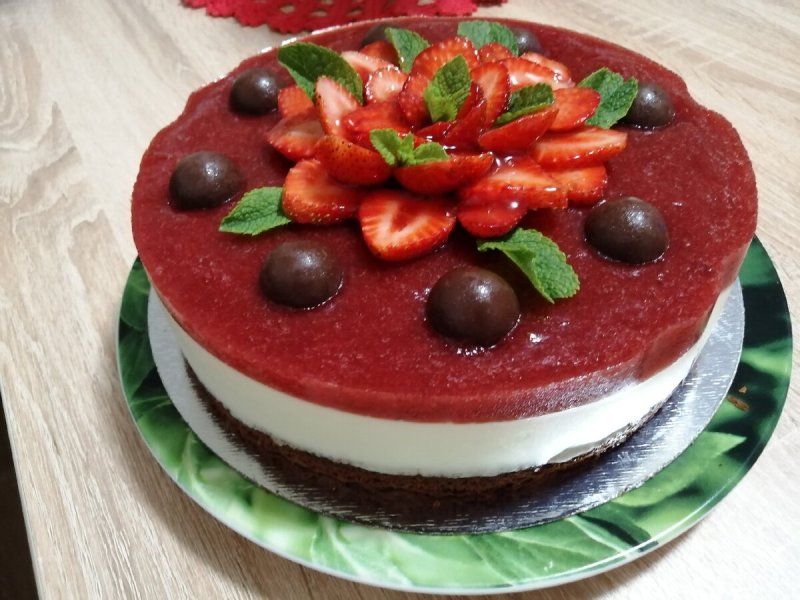 Торт с муссовой прослойкой и компоте