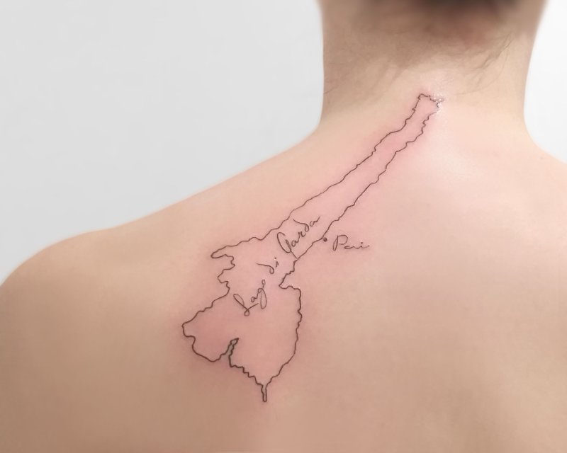Тату на груди