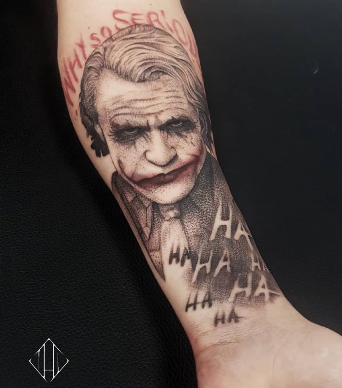 Серьезные тату