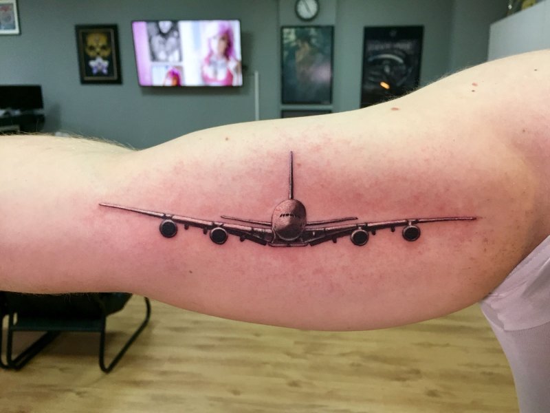 Тату Boeing