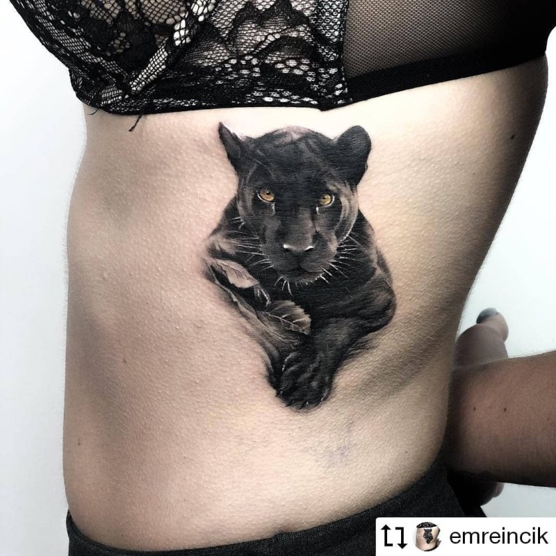 Тату черная кошка