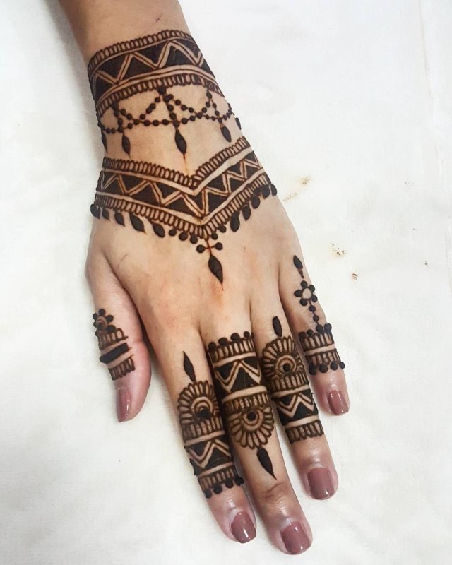 Рисунки хной