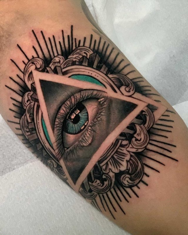 Tattoo глаз гора Всевидящее око