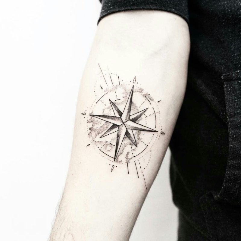 Компас тату dotwork
