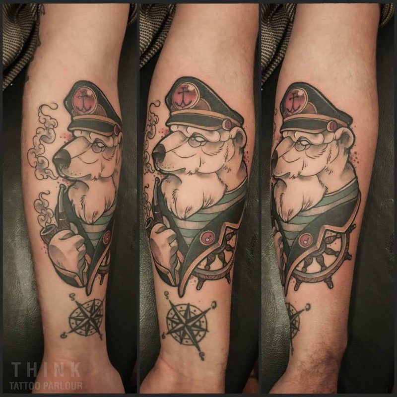 Тату медведь и якорь