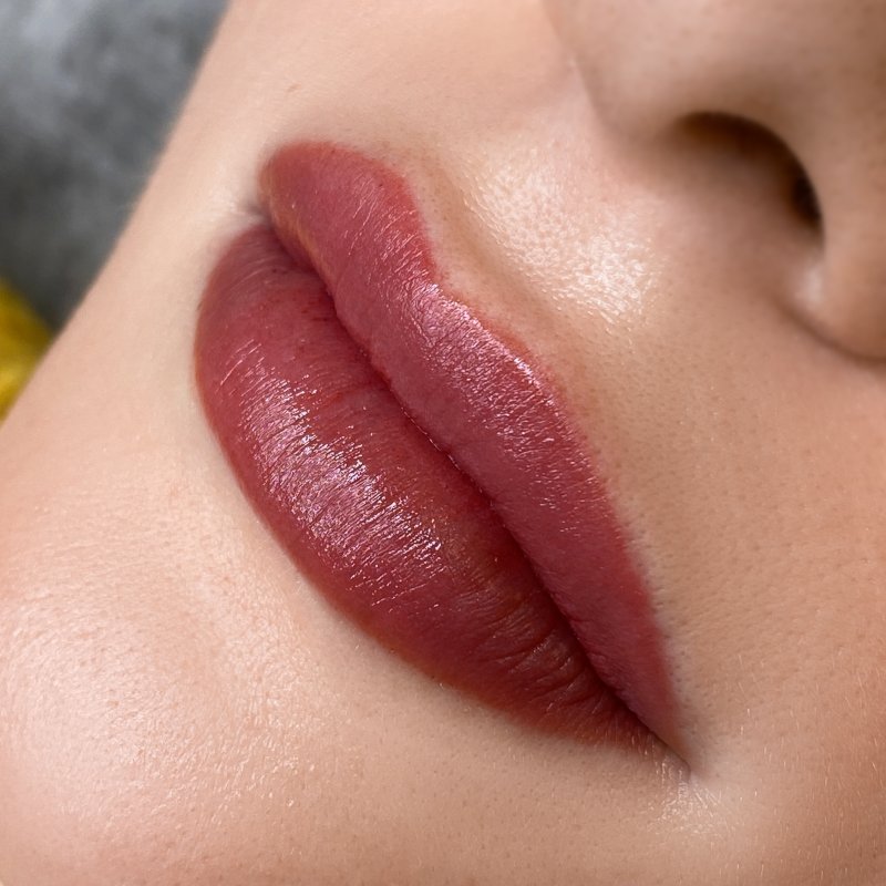 Перманентный татуаж губ Lip Light