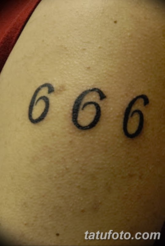Тату 666 на лице
