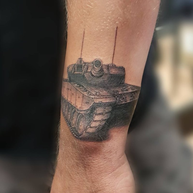 Тату танк
