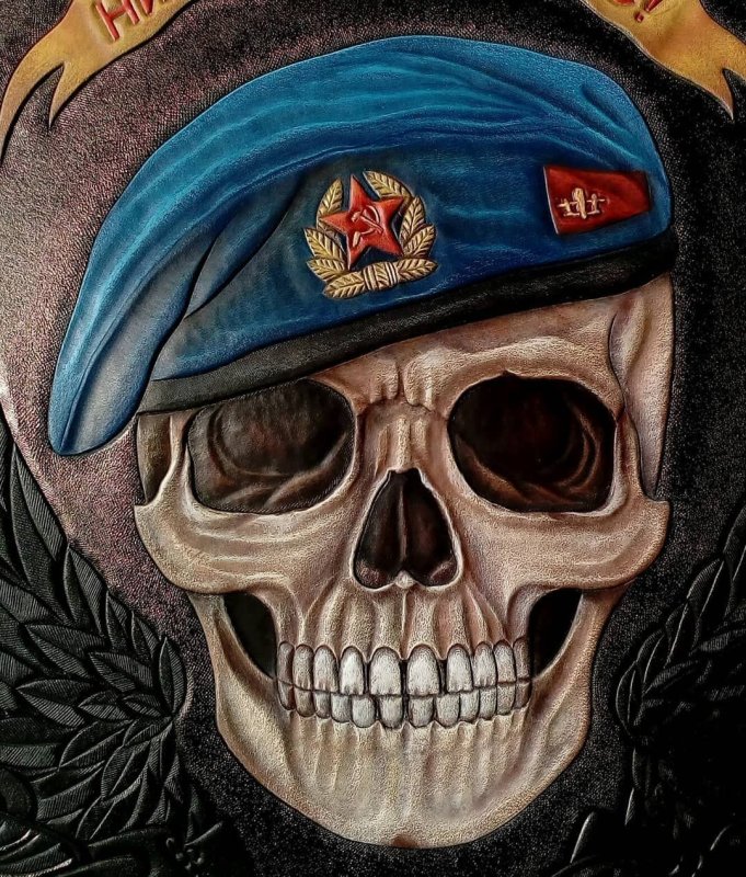Череп в берете эскиз