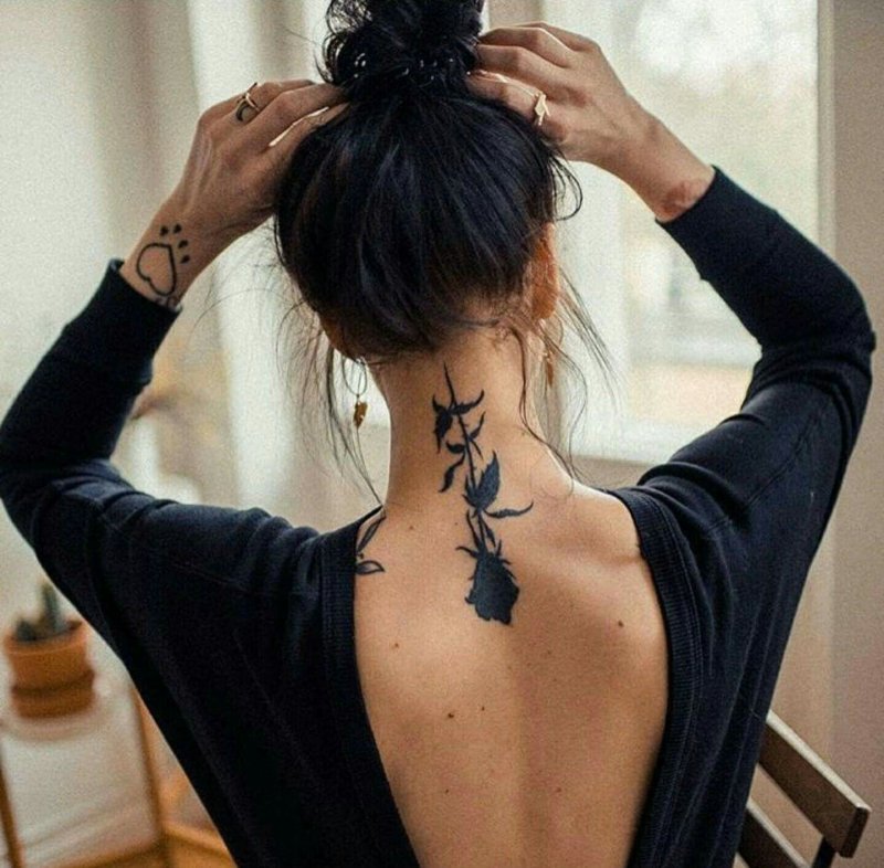 Тату на лопатке