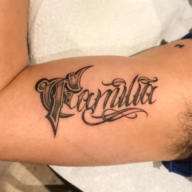 Una palabra Татуировка