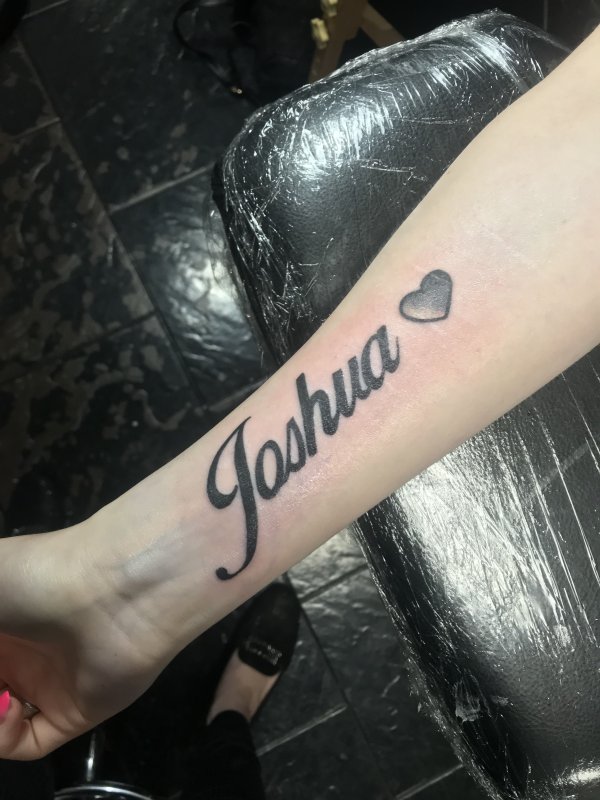 Тату с именем