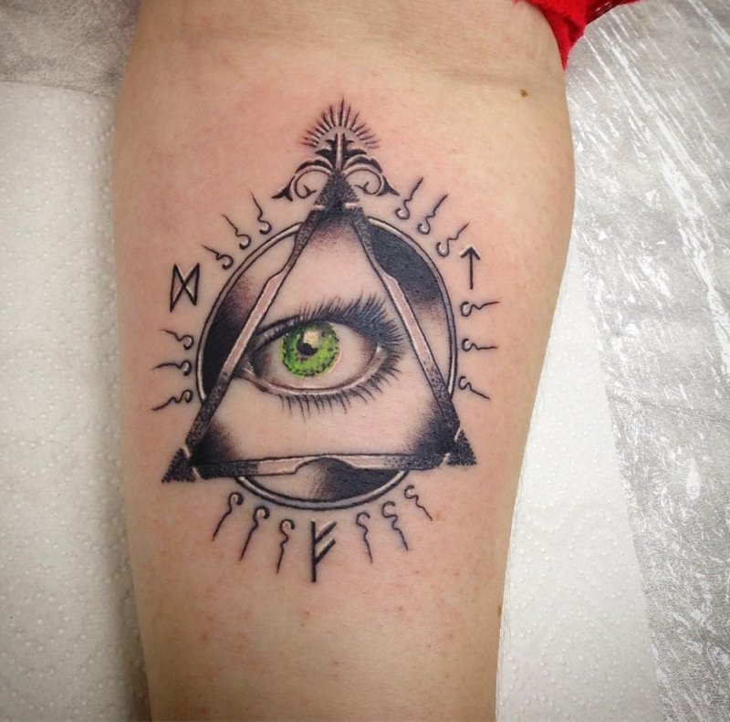 Tattoo глаз гора Всевидящее око