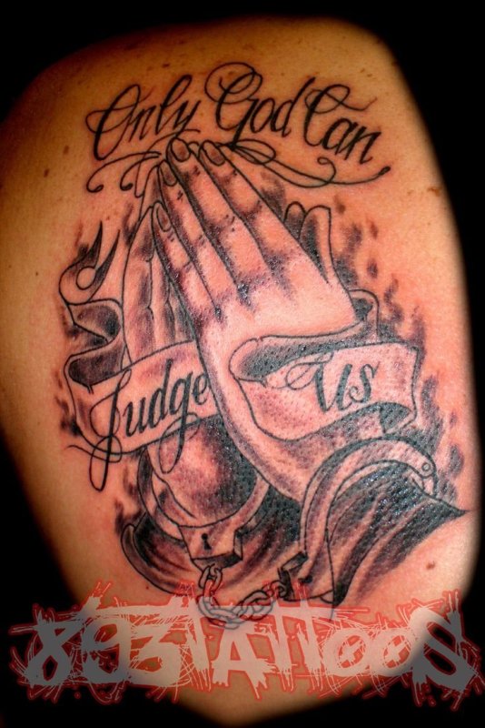 Тату надпись only God can judge me