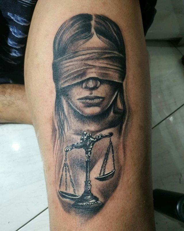 Богиня Фемида тату