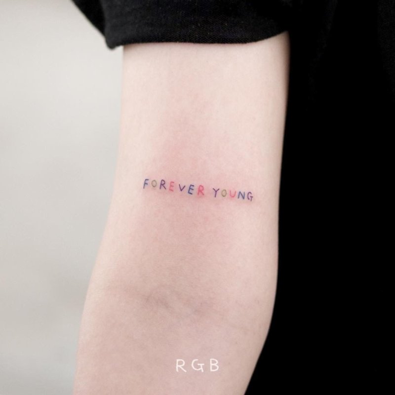 Тату надпись Forever young