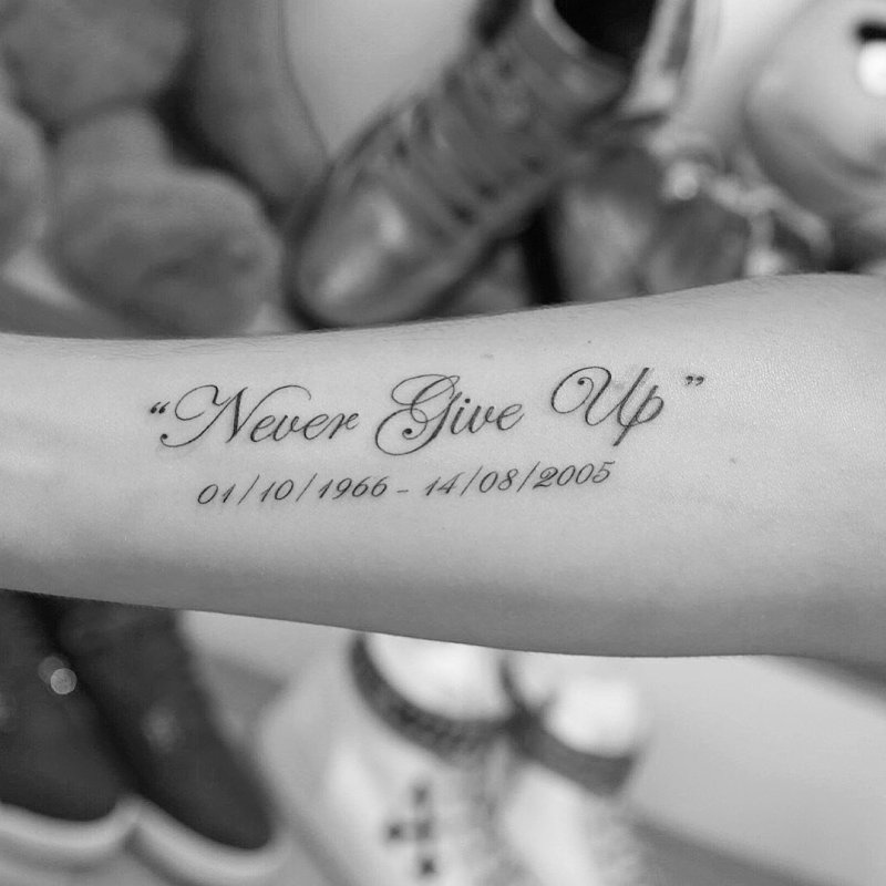 Татуировка never give up