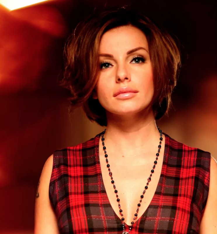 Юля Волкова тату