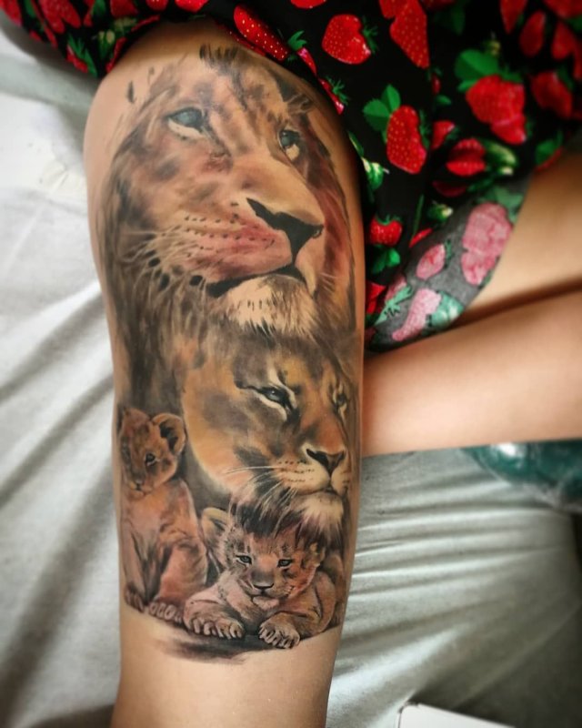 Тату Лев и львица