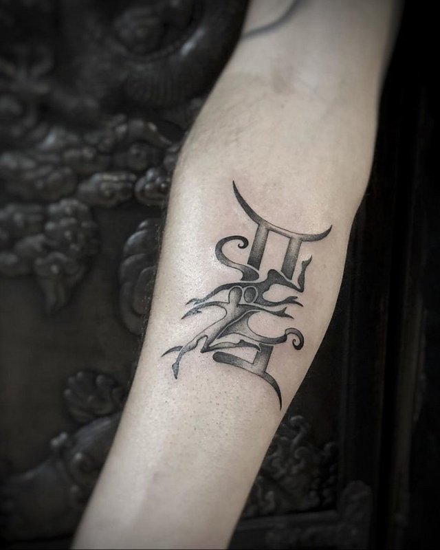Змееносец знак