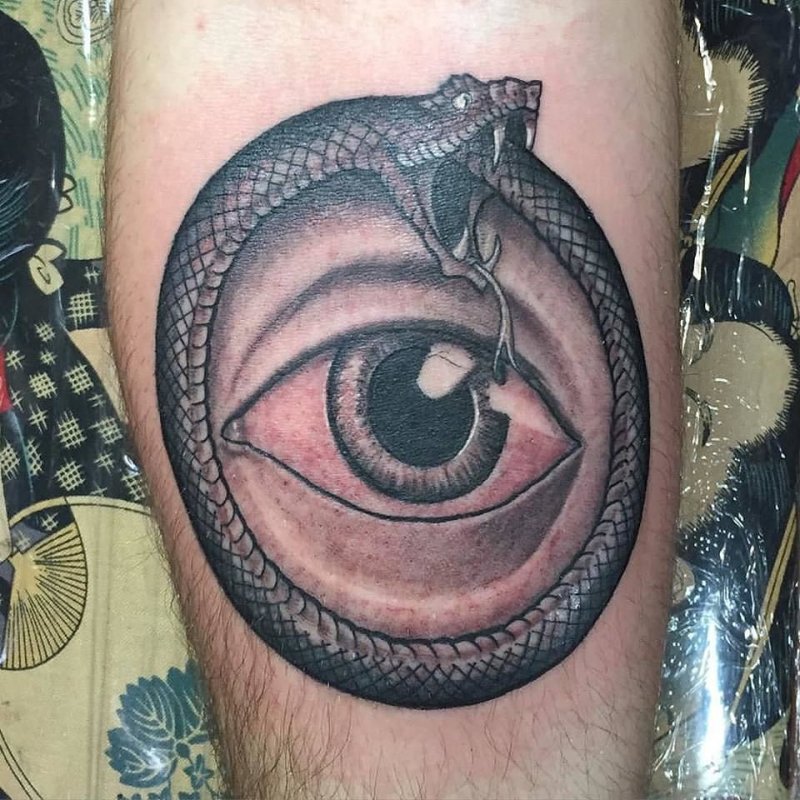 Уроборос Traditional Tattoo