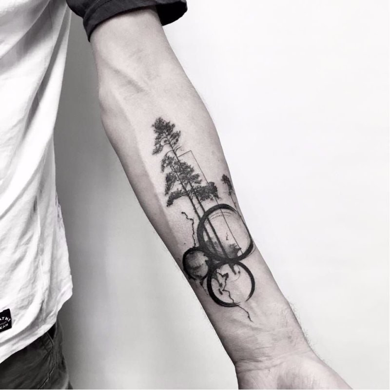 Blackwork тату лес