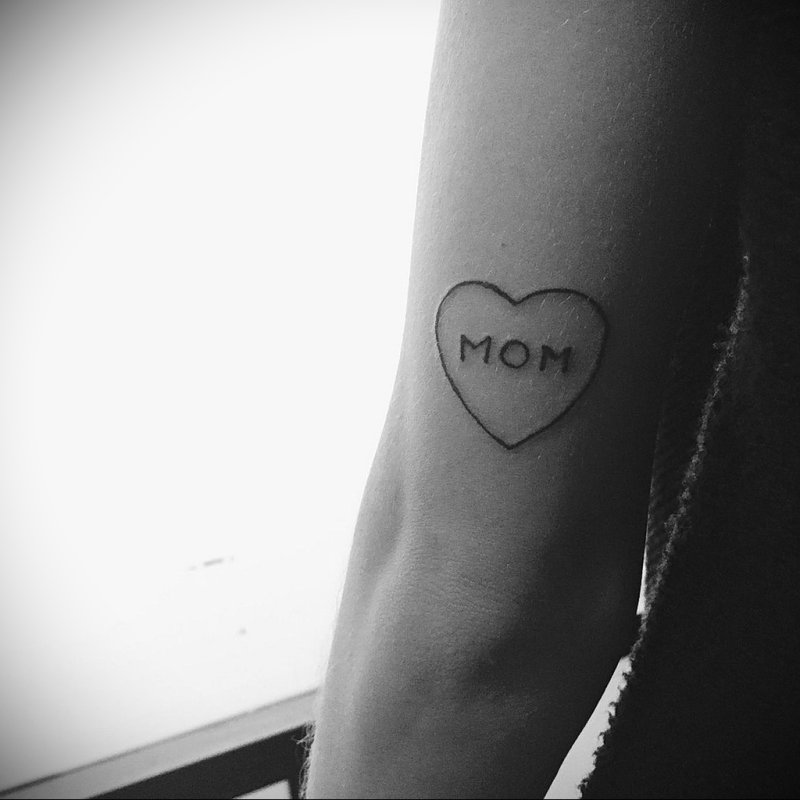 Тату mom в сердце