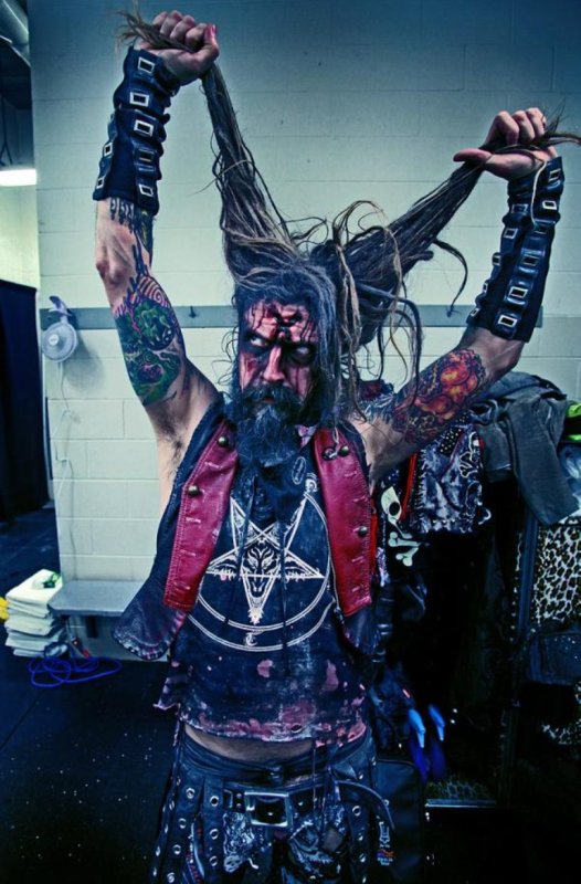 Oliver Sykes 2020