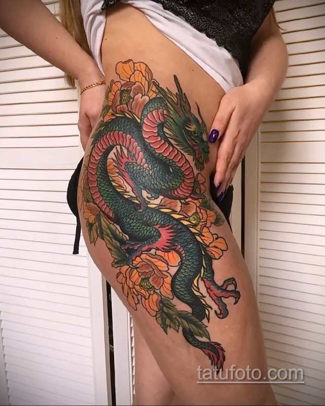 Китайский дракон на бедре