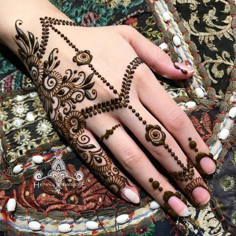 Bride Mehndi foots