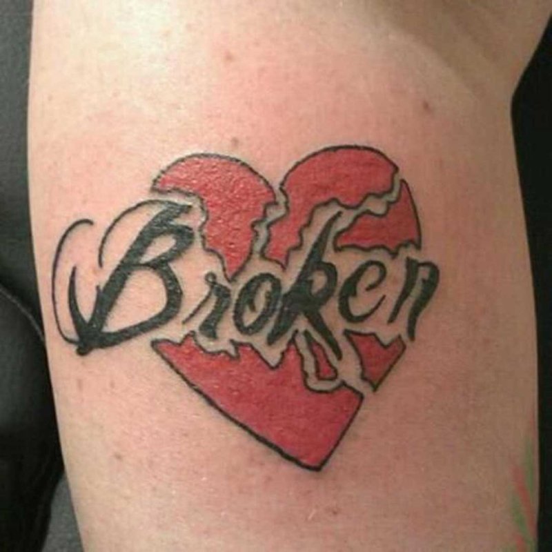 Татуировка сердца в виде broken
