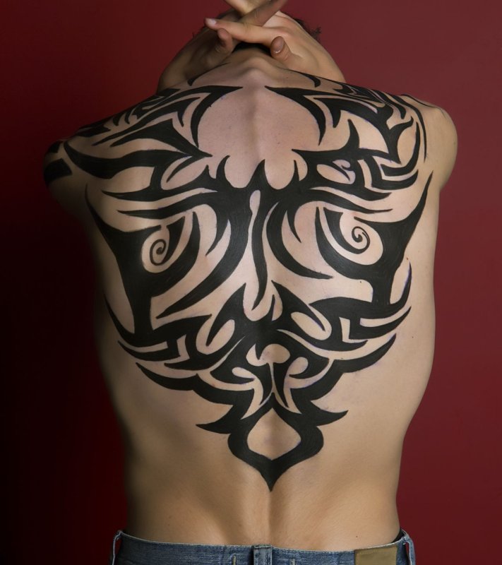 Blackwork на спине
