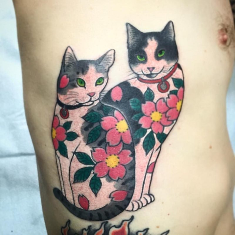 Лаки кот тату