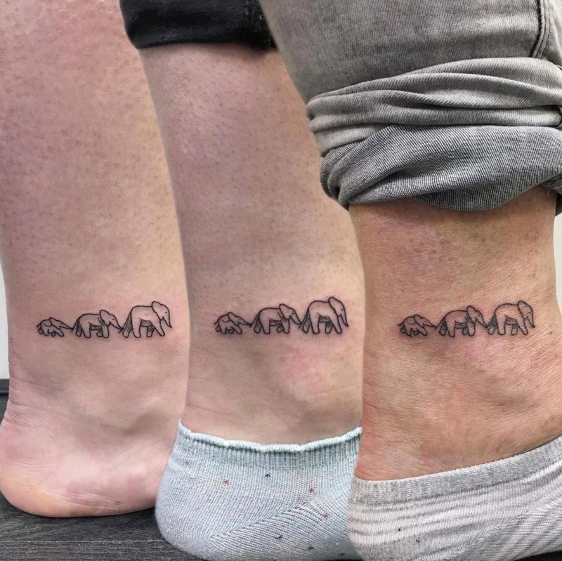 Тату надпись семья