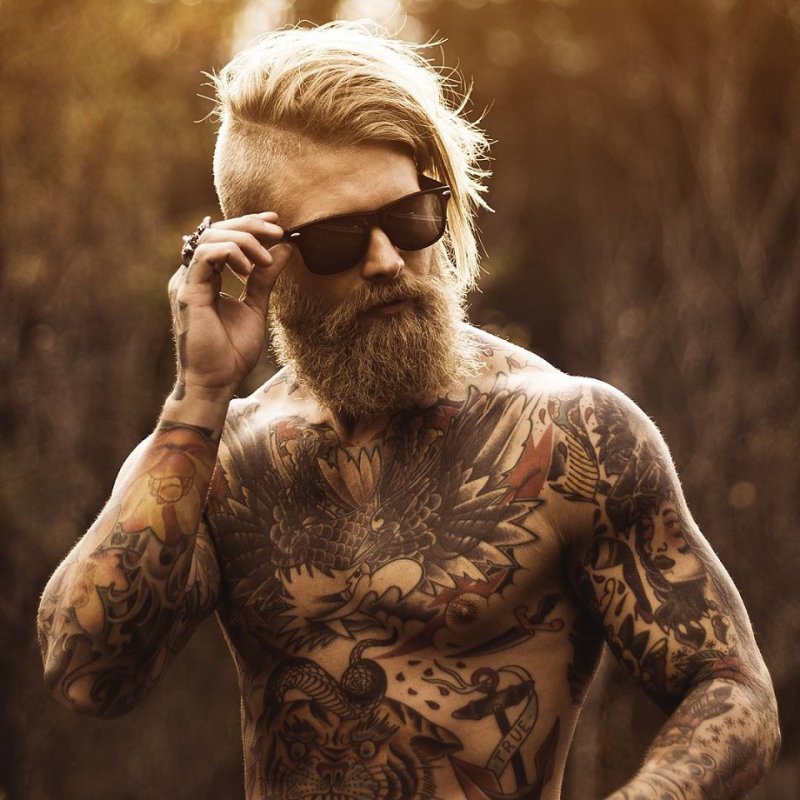 Бородатый блондин Josh Mario