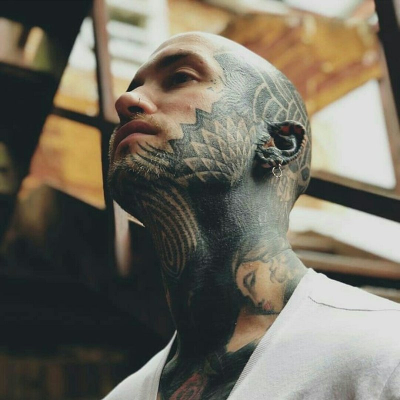 Итальянец страшный тхвесьный
