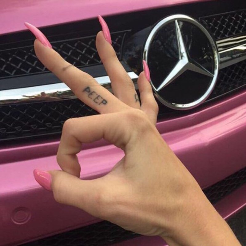Татуировки для фанатов Mercedes