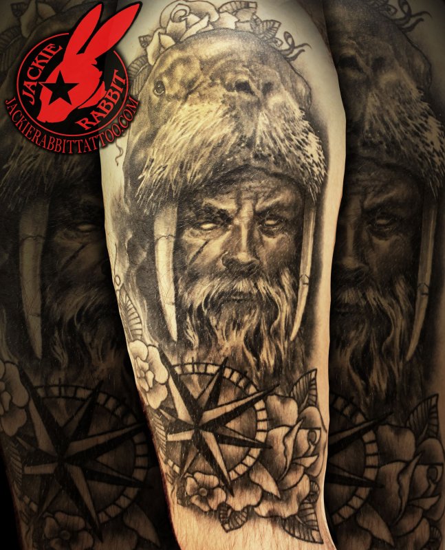 Тату викинга в Black & Grey