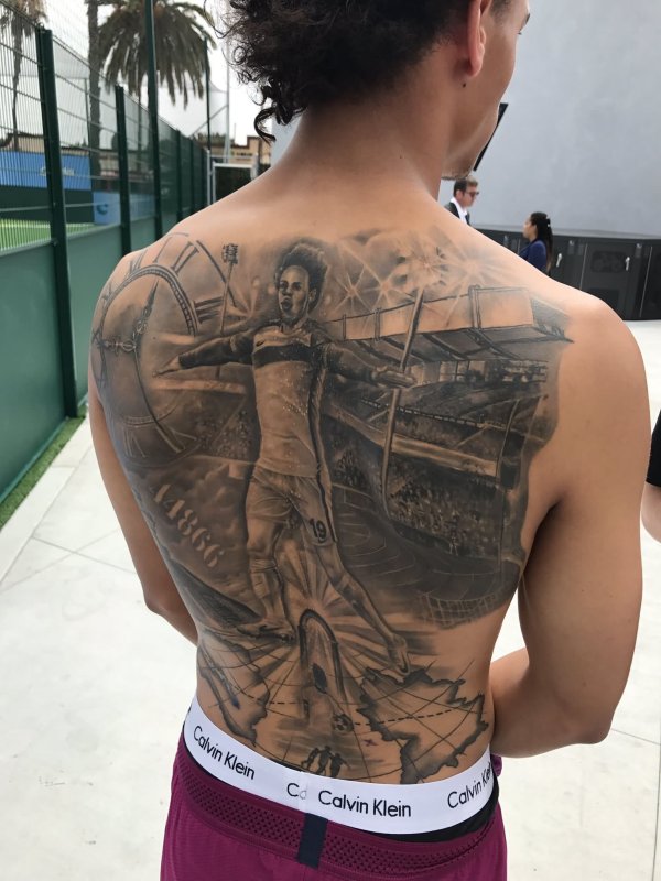 Даниэль Аггер тату