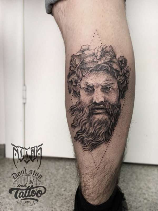 Тату картины на спине