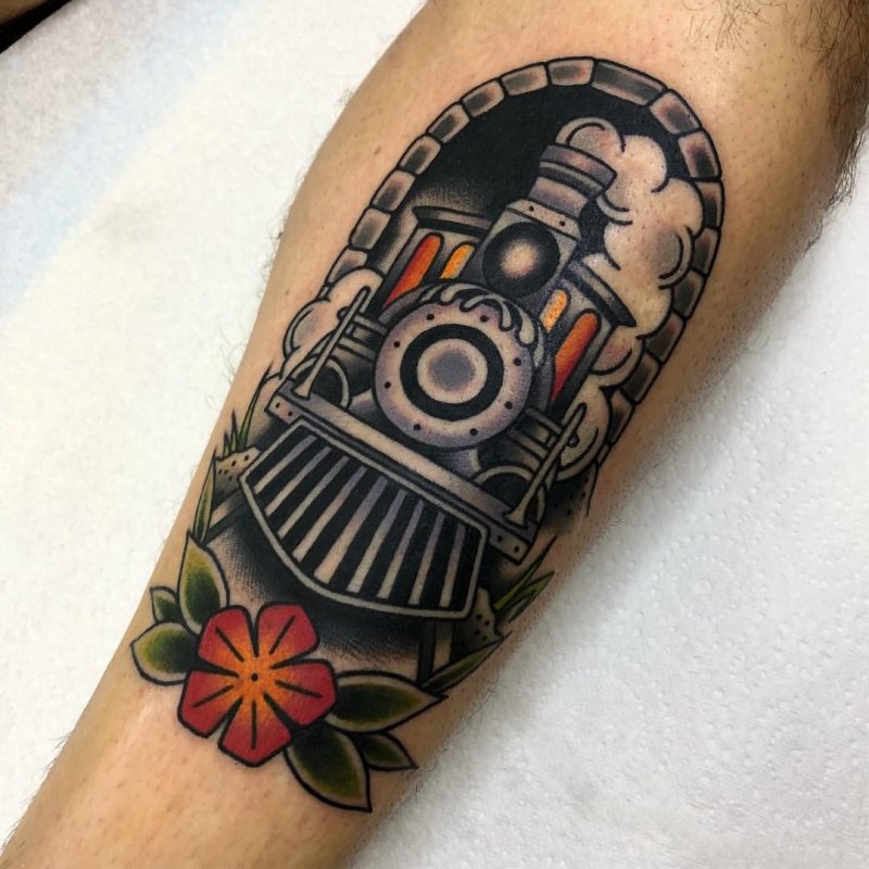 Traditional Tattoo поезд