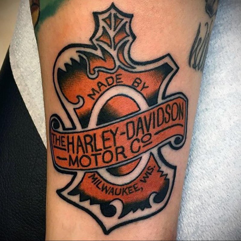 Тату Harley Davidson